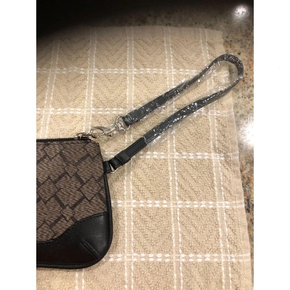 Longaberger signature wristlet